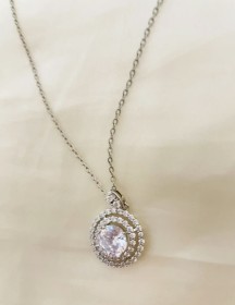 Colgante elegante para mujer