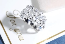 Anillo elegante para mujer  